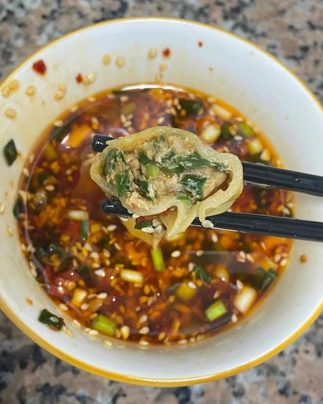 菜饺子馅一汁香哭了！拌馅秘诀全在这PG麻将胡了模拟器北方妈妈私藏的韭(图8)